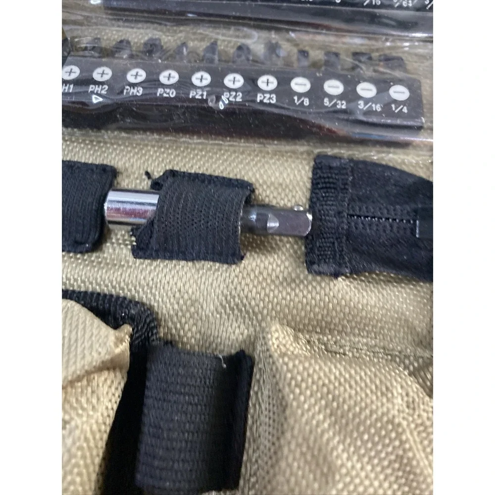 Grabber International Pocket Tool Box Flashlight Set Unisex OS Tan  19-In-1